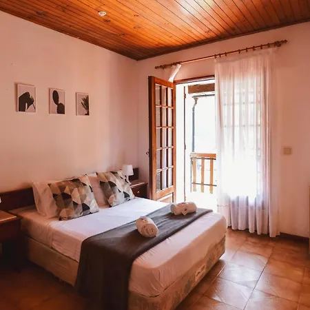 Couette-café Nations Geres - 2*