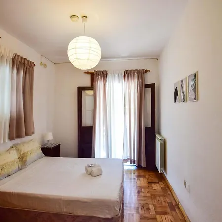 Couette-café Nations Geres - 2*